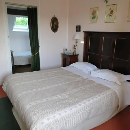 Domaine De Montaigu Bed and breakfast Ambleny