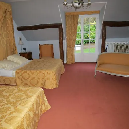 Domaine De Montaigu Bed and breakfast Ambleny