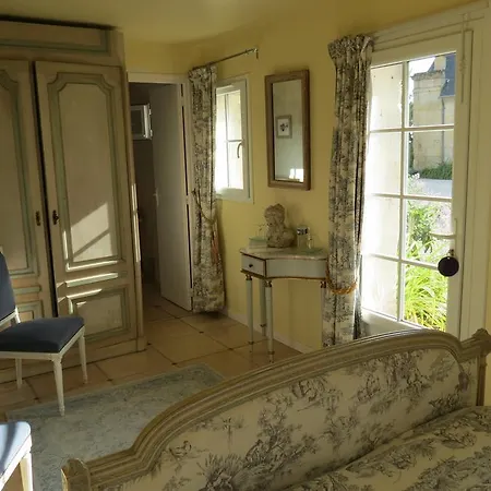 Domaine De Montaigu Bed and breakfast