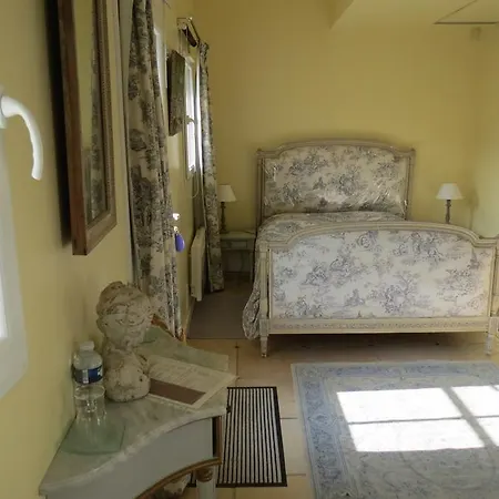 Bed & Breakfast Domaine De Montaigu Ambleny